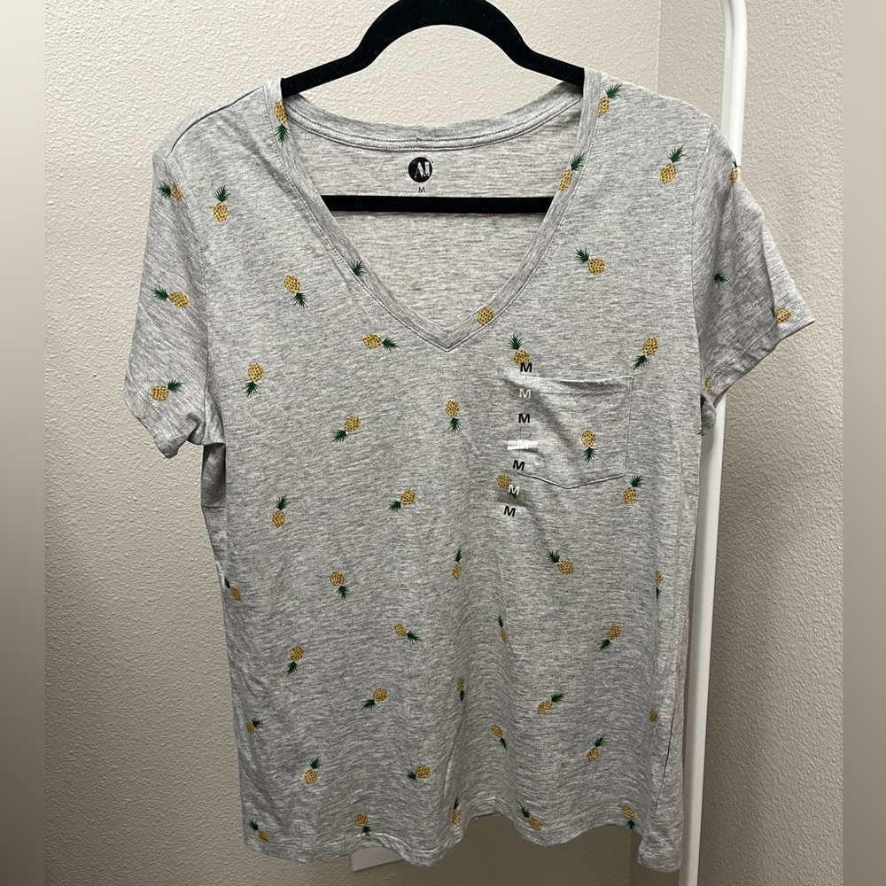 New - 100% Cotton Pineapple Gray V-neck
